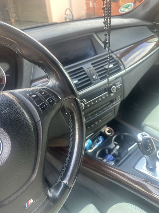 Vind bmw  x5 in stare  buna de functionare