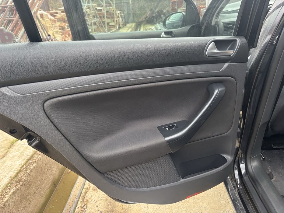 Golf V 1.9 BKC 105 на части