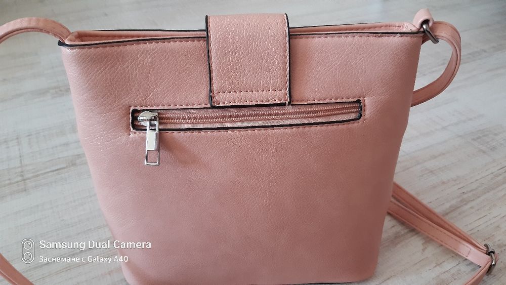 Дамска чанта с дръжка