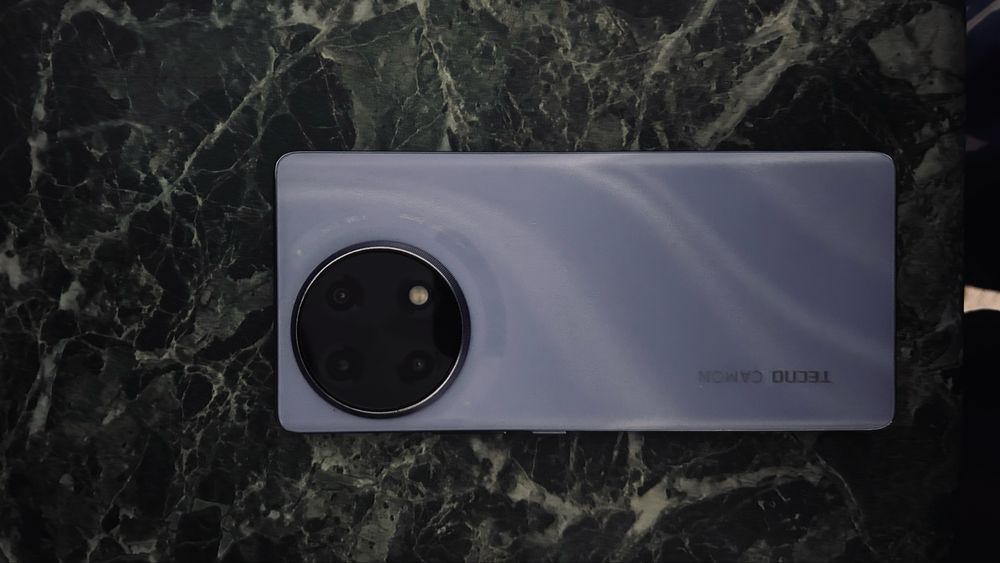 Tecno camon 30s.