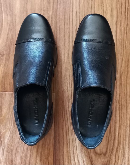 Продам детскую обувь