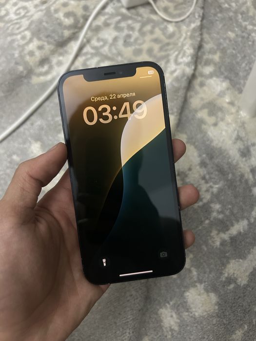 Продам IPhone 12 срочно