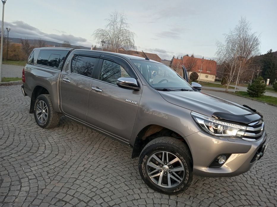 Toyota Hilux 2.4 D4D an 2017 cutie manuala!