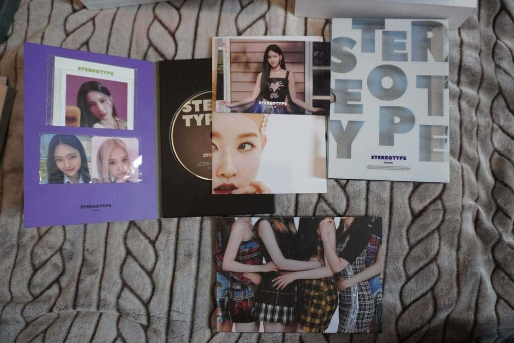 K-pop Албуми - StayC, Got7, Yugyeom, BTS, TXT, ITZY