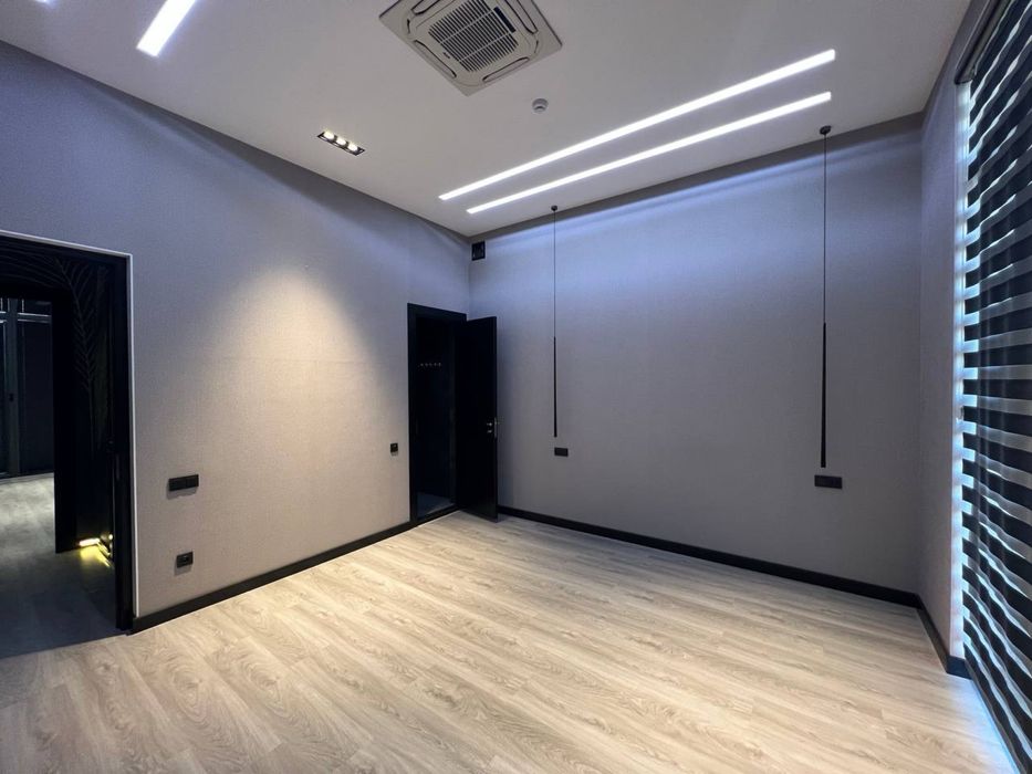 Срочно сдаётся в аренду отдельно стоящее 3 этажное сдание 550 м2