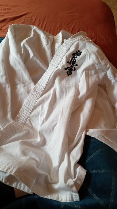 Кимоно каратэ шлем