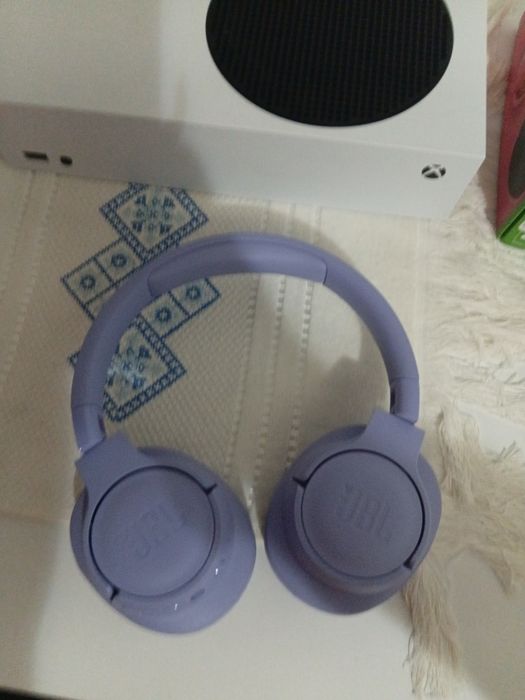 Vând castile jbl tune 720bt noi nefolosite la cutie