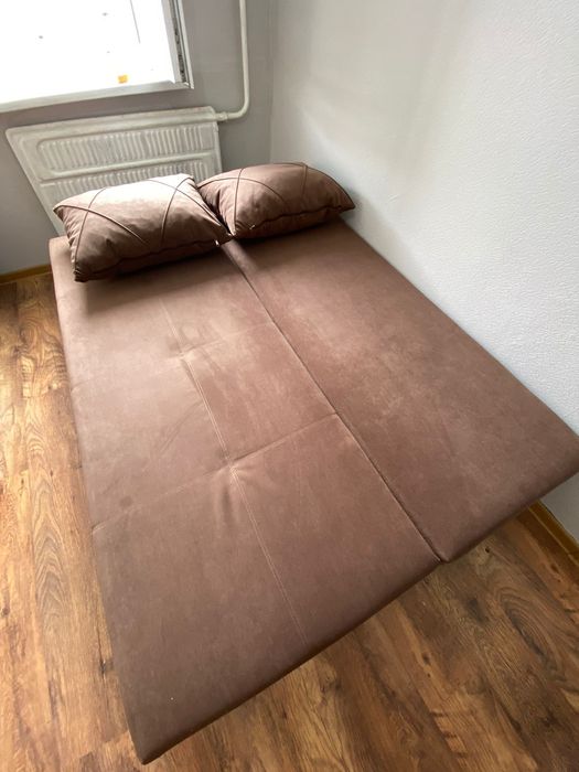 Продам два дивана