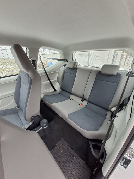 Volkswagen Up an 2013