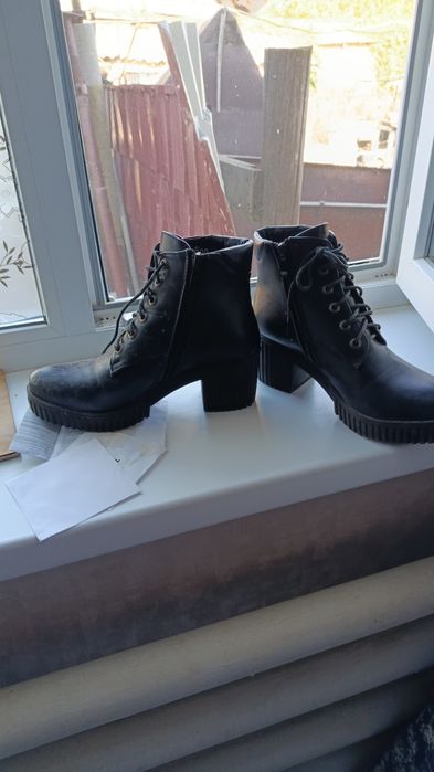 Продам осенние сапоги