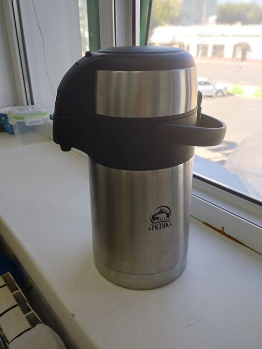 Продам термос 2 литра