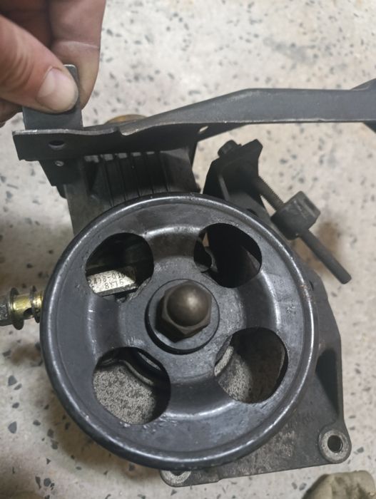 Помпа хидравлична за Субару