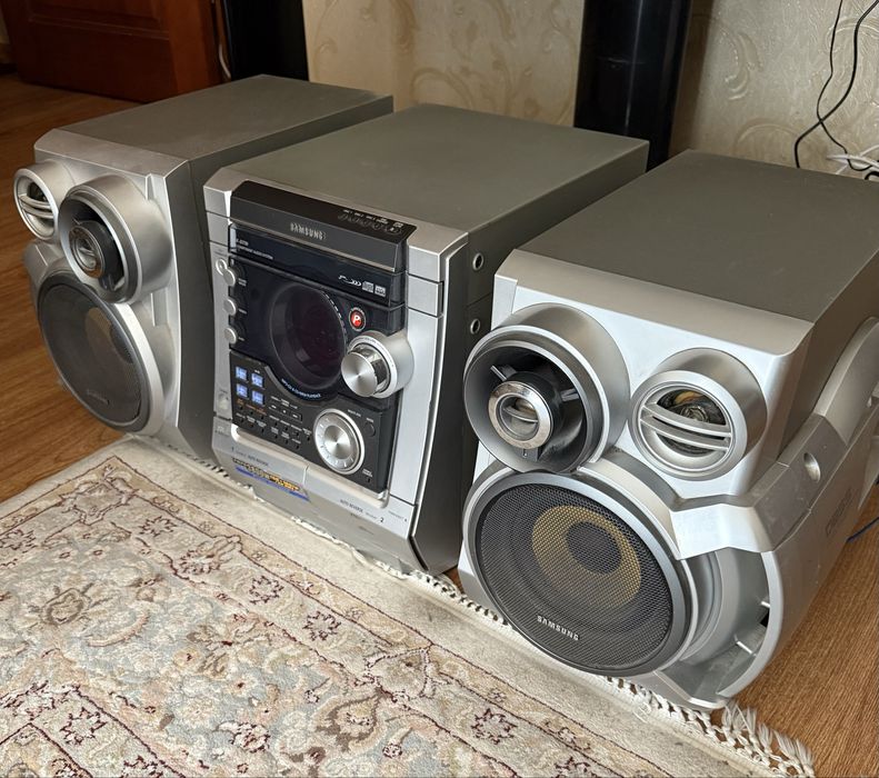Музыкальный центр Samsung