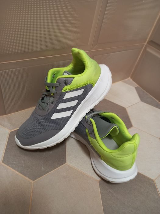 Adidași adidas marimea 37,5