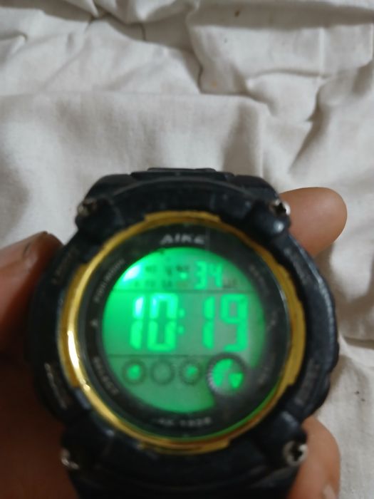 Продам часы водонепроницаемые