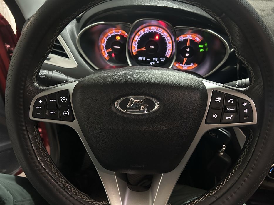 Продам Весту кросс