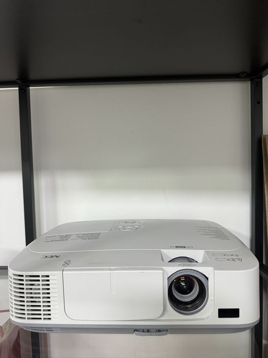 Videoproiector NP-M311X