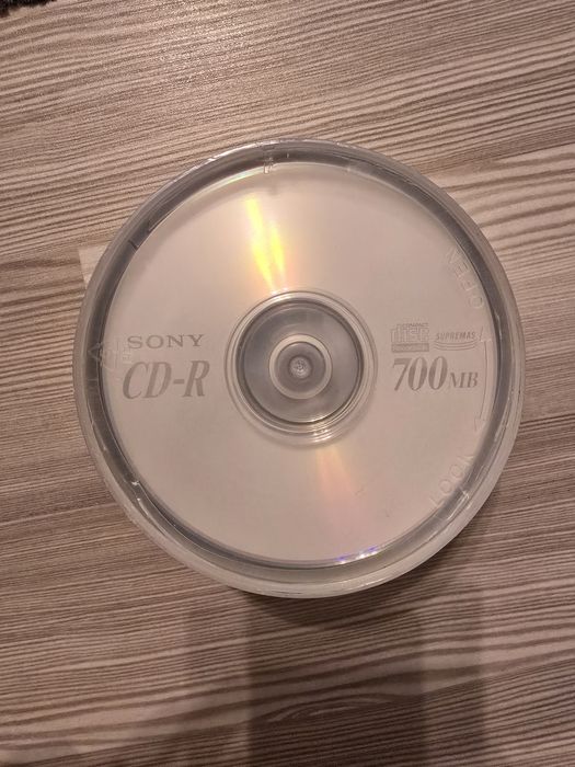 CD-uri si DVD-uri noi
