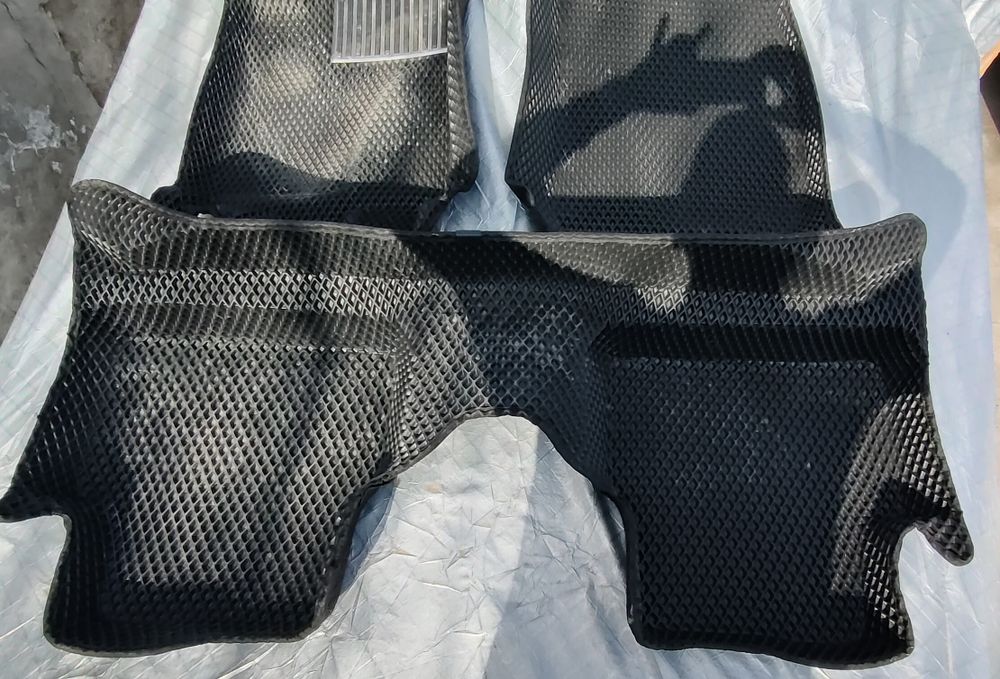 Продам б/у полики Evakor , в идеальном состоянии для Cobalt