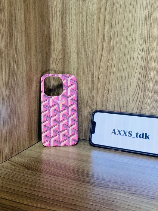 Продаю чехлы Goyard