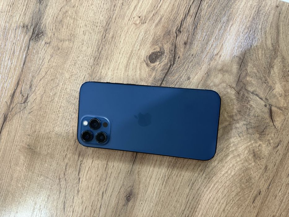 iPhone 12 с гарантией