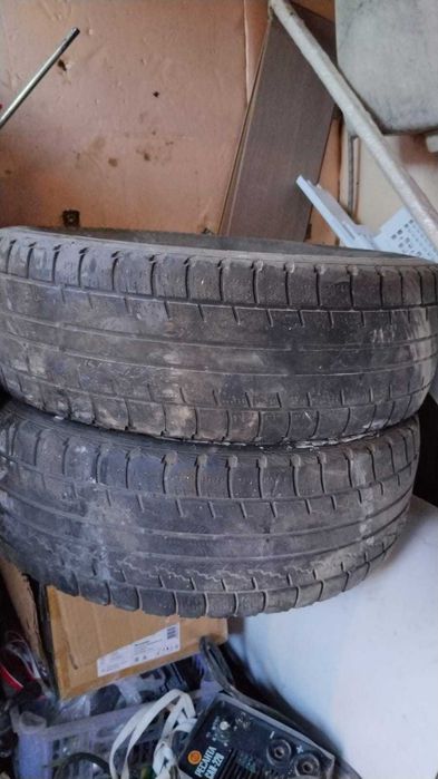 Продам покрышки 2 шт