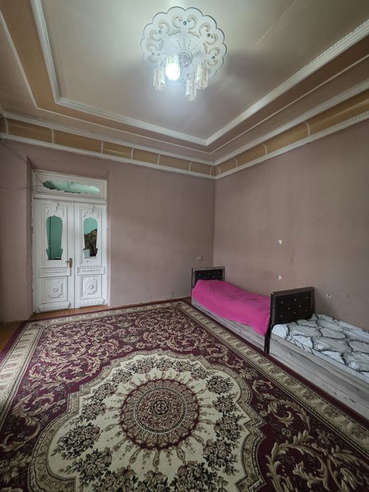 Дурмон  махалласида 5 хона  7 сотихли уй сотилади.