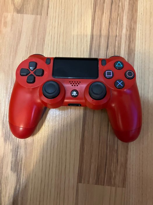 Плейстейшън 4 слим с 2 контролера и 9 игри