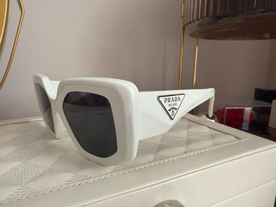 Слънчеви очила Prada