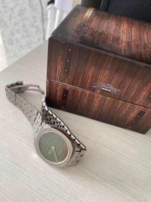 Часы женские Gucci