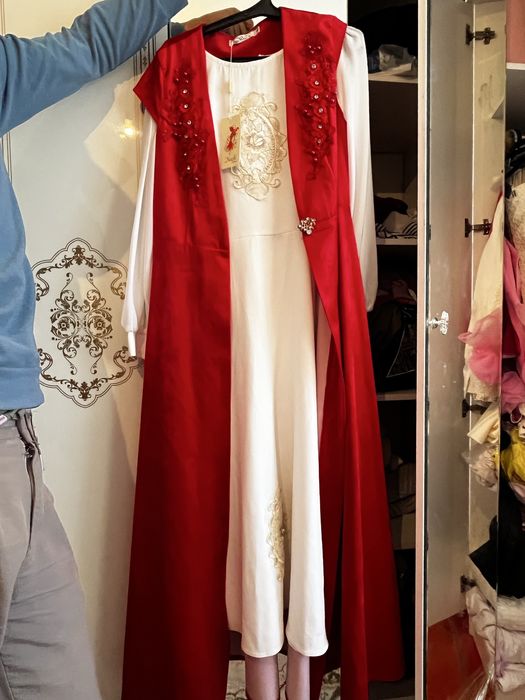 Платье в казахском национальном стиле