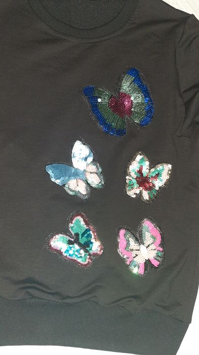 Trening marimea XXL de culoare negra cu aplicati de fluturi paietati