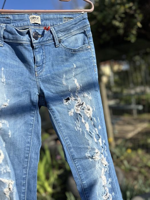 Светло сини накъсани дънки ONLY