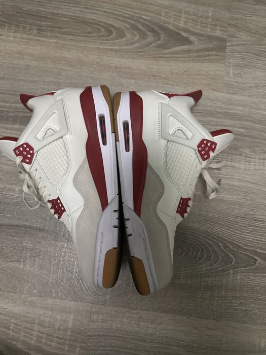 Jordan 4 retro SB Varsity Red