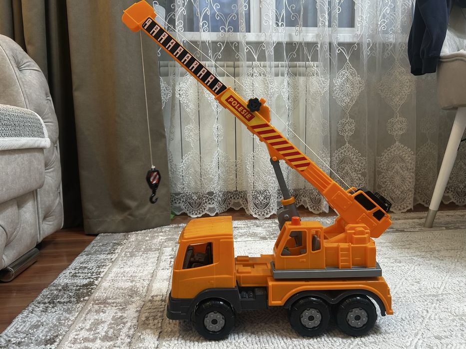 Продам много игрушек для мальчиков