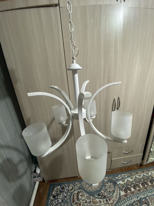 Новый люстралар сатылады