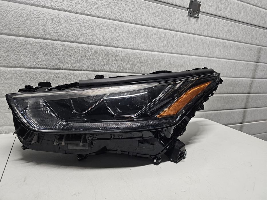 Far stanga Led Toyota Highlander XU70