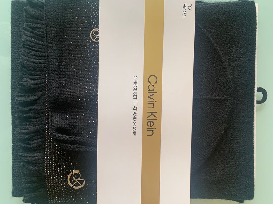 CALVIN KLEIN дамски сет от шапка и шал с кристали