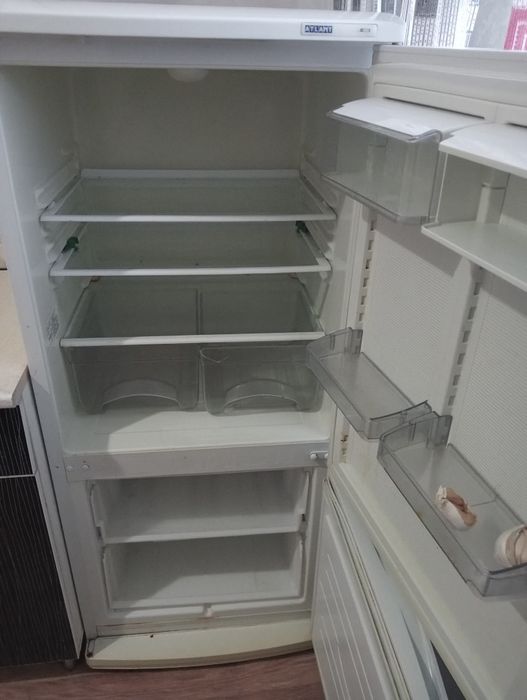 Продам холодильник Атлант