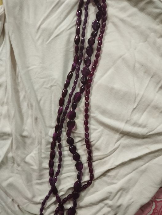 Продаются бусы под гранат