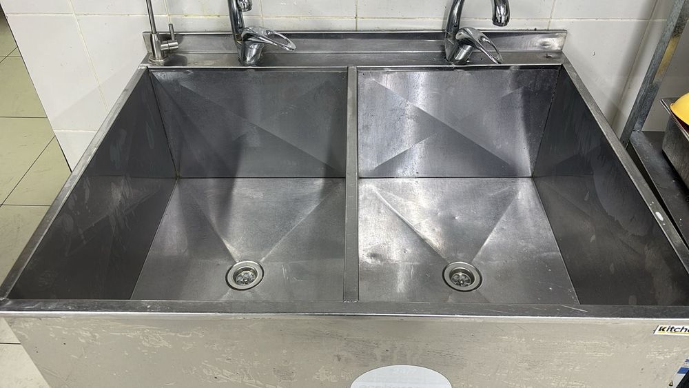 Зонт вентиляции и мойка