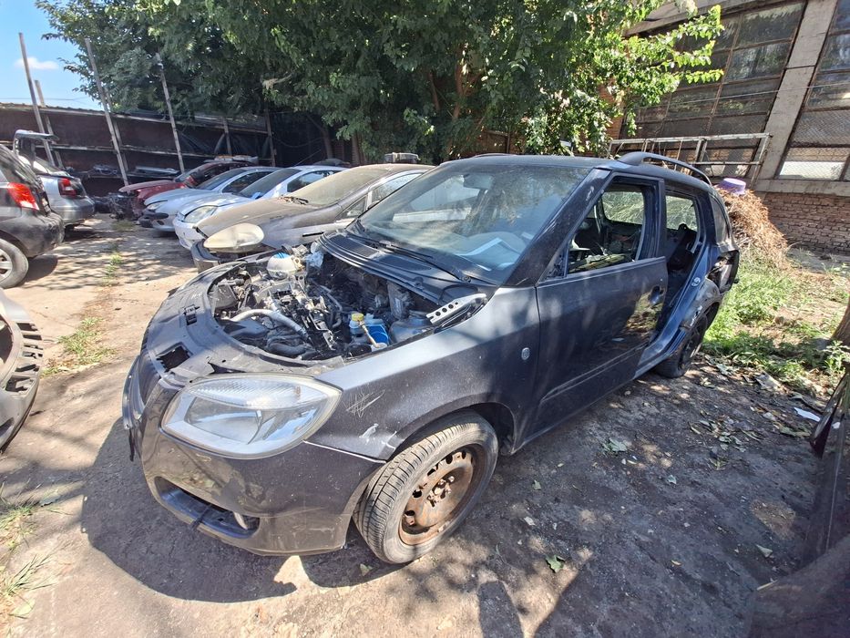 Dezmembrez Skoda Fabia 2  1.2 Benzina 2011 CHFA BZG