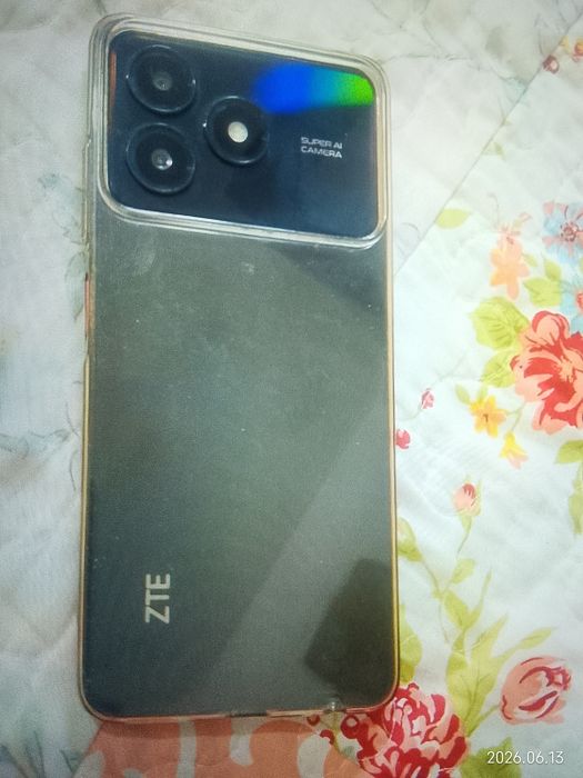 Срочно продам сотовый телефон ZTE