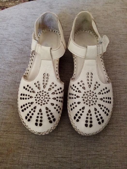 Обувь женская 25000 тг