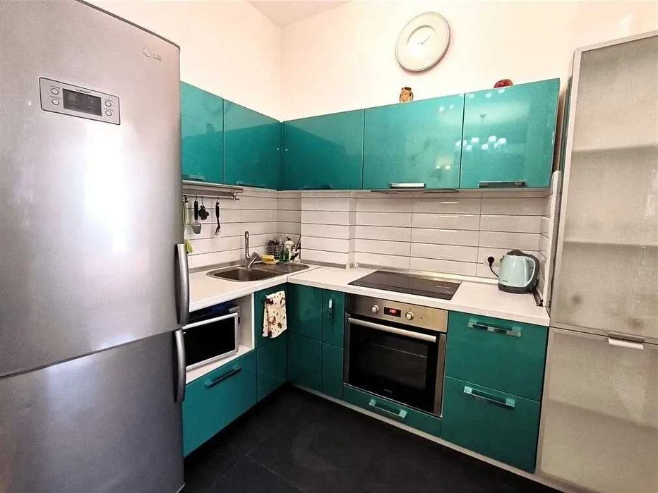 Дава се под наем Двустаен апартамент в София, Център - 56 кв.м за 458.49 € - Снимка #2