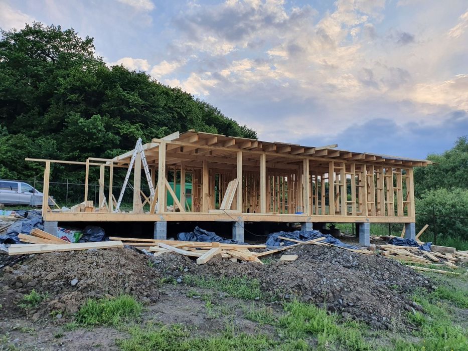 Construim Case din lemn, structura lemn stil Canadian între 500 -600 eur m2 la cheie. .