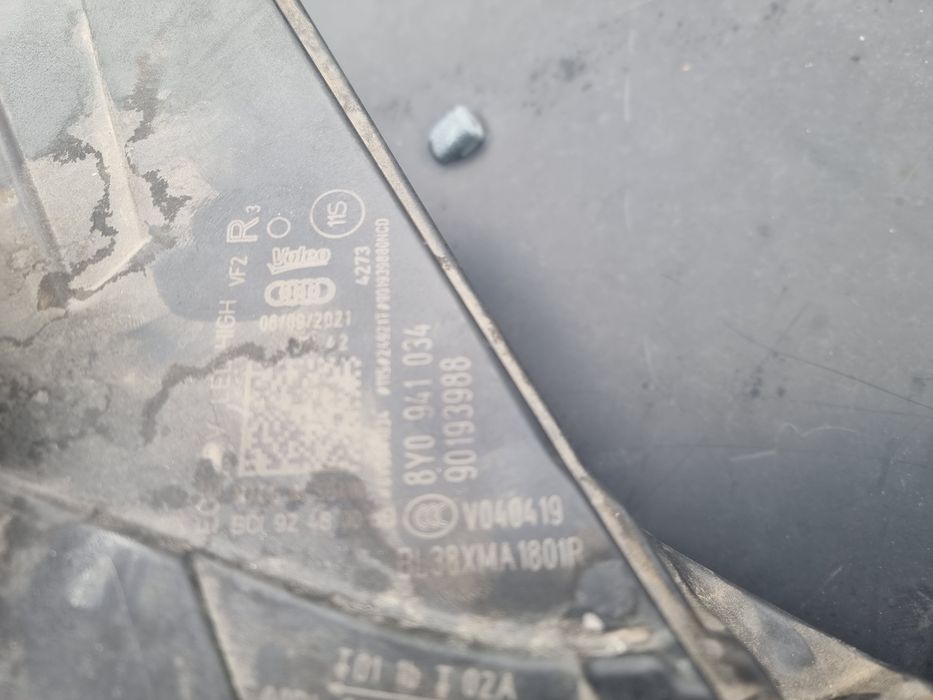 Far dreapta audi a3 matrix full led cod 8Y0941034