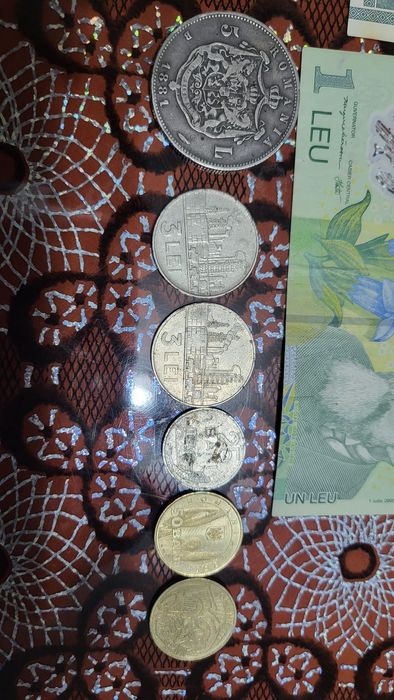 Vând colectie bancnote și monede vechi