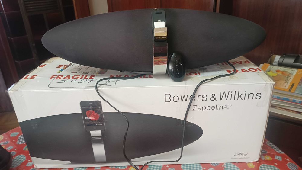 Тонколона Zeppelin Air Bowers & Wilkins