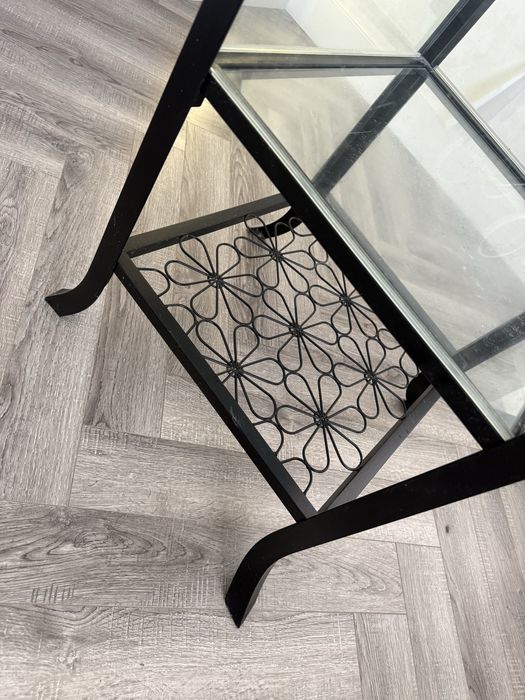 Витрина Икеа в отличном состоянии